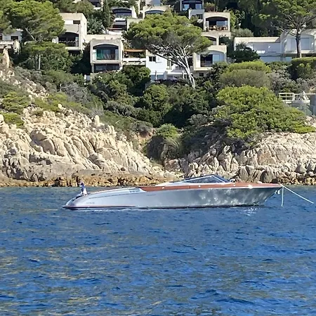 Exclusif Accès à *